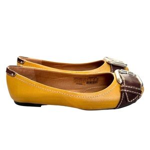 NWOB Fossil Yellow and Brown Flats & Loafers with Minimalist Design